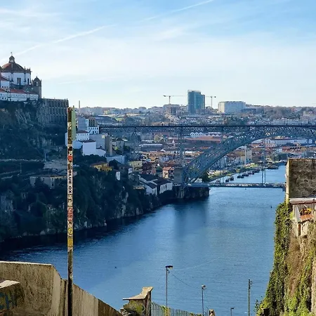 House With Exclusive Terrace In A Private Pensión Oporto