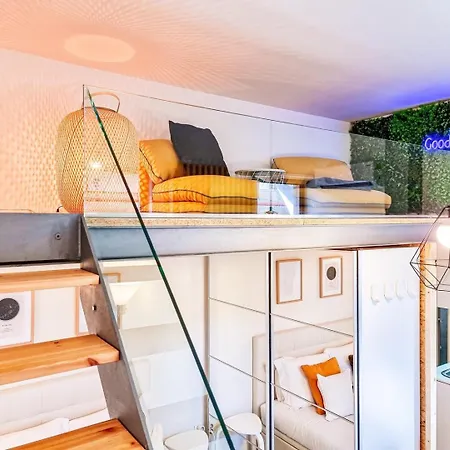 House With Exclusive Terrace In A Private Pensión 3*