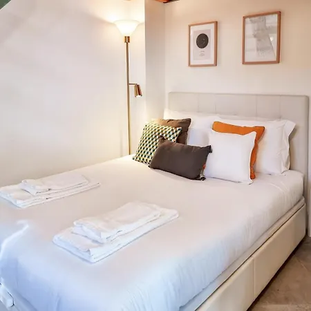 House With Exclusive Terrace In A Private Casa vacanze *