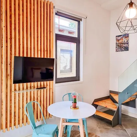 House With Exclusive Terrace In A Private 3* Oporto