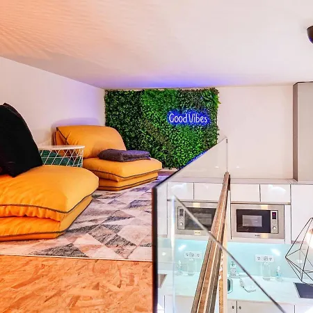 House With Exclusive Terrace In A Private 3* Oporto