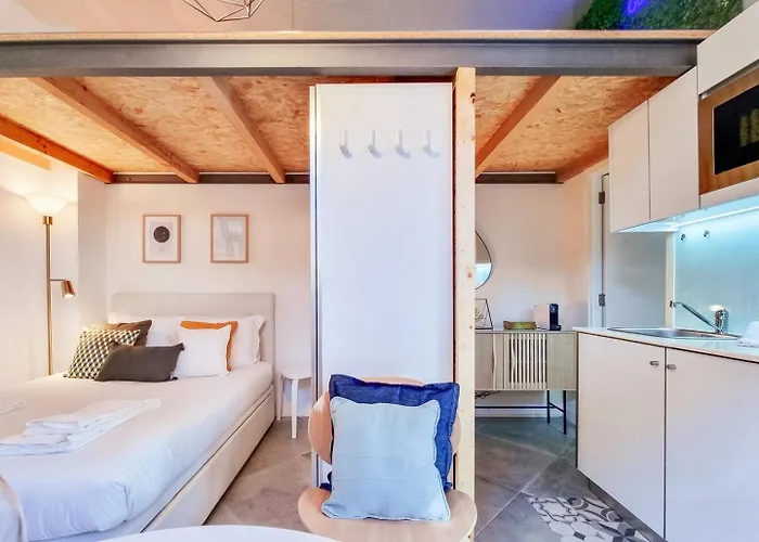 House With Exclusive Terrace In A Private Oporto