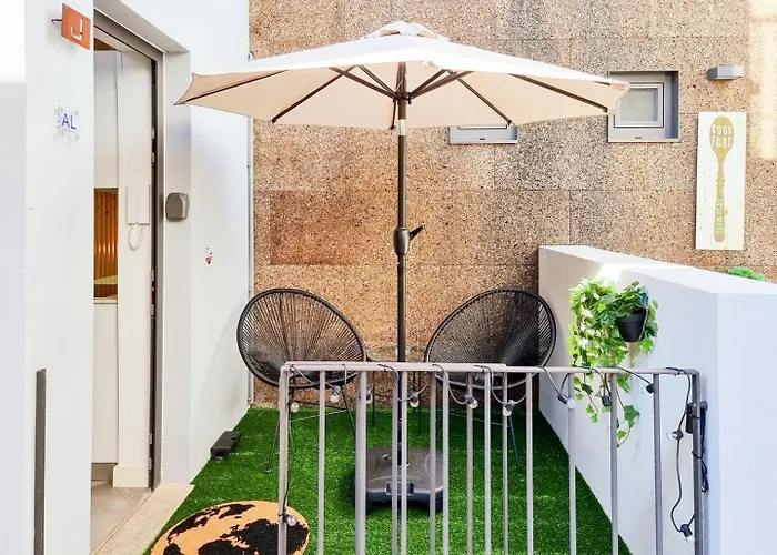 House With Exclusive Terrace In A Private * Oporto