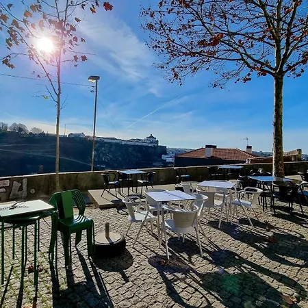 House With Exclusive Terrace In A Private Holiday home Porto