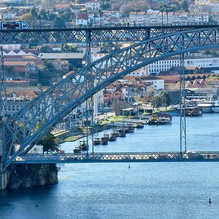 House With Exclusive Terrace In A Private * Porto