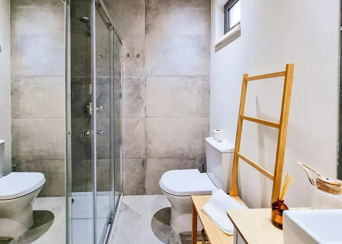 House With Exclusive Terrace In A Private * Porto